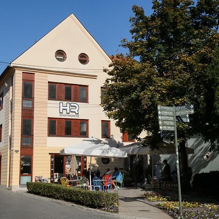 Hr Apartmanhaz Eger Zewnętrze zdjęcie