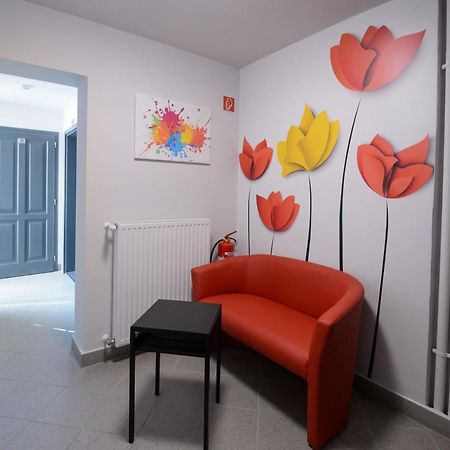 Hr Apartmanhaz Eger Zewnętrze zdjęcie