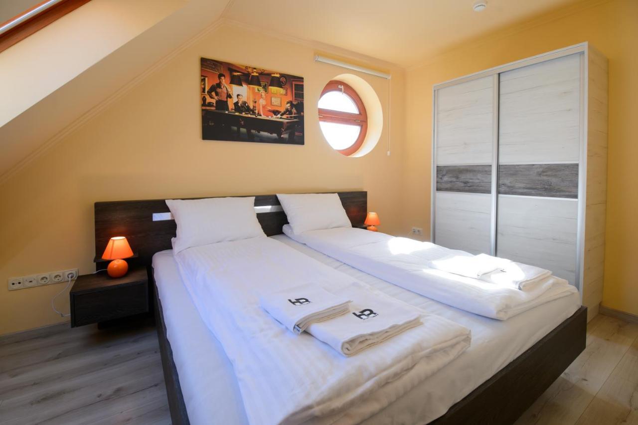 Hr Apartmanhaz Eger Zewnętrze zdjęcie