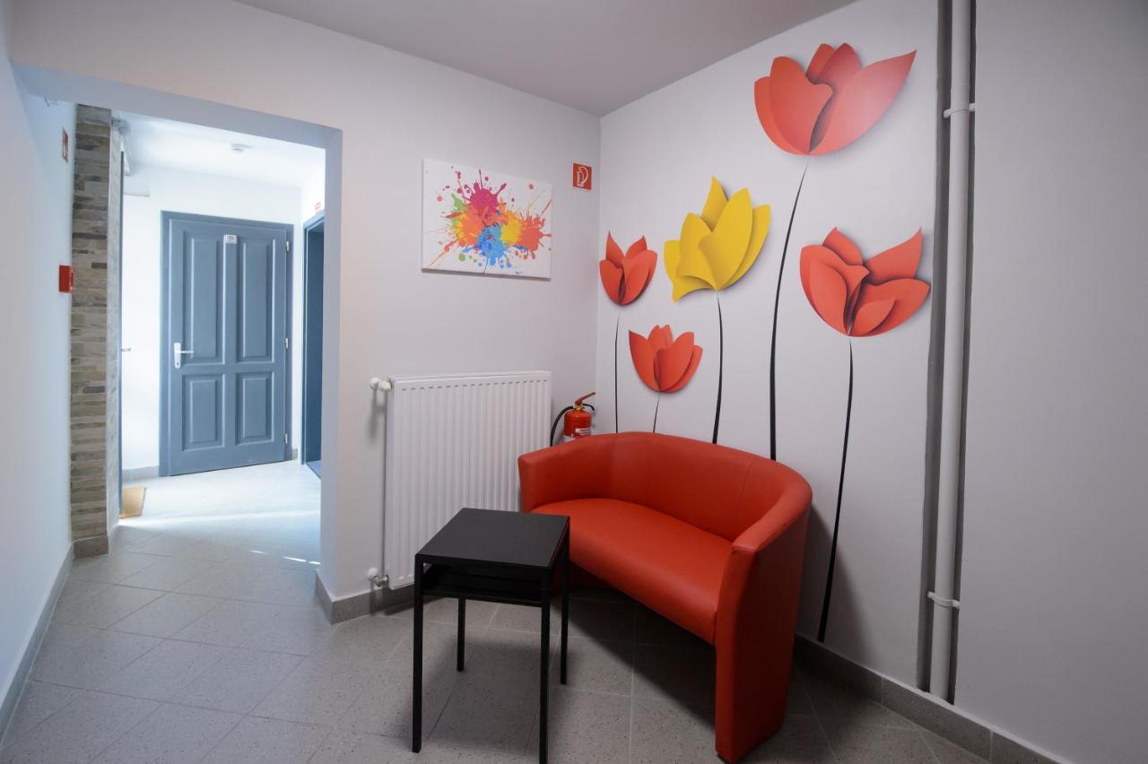 Hr Apartmanhaz Eger Zewnętrze zdjęcie